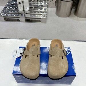 Birkenstock Boston taupe suede mule clogs